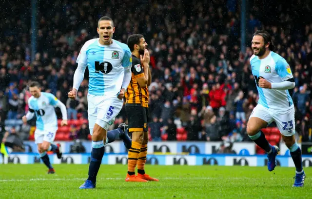 Hull concede a goal by Jack Rodwell