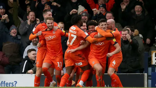 Luton v Southend