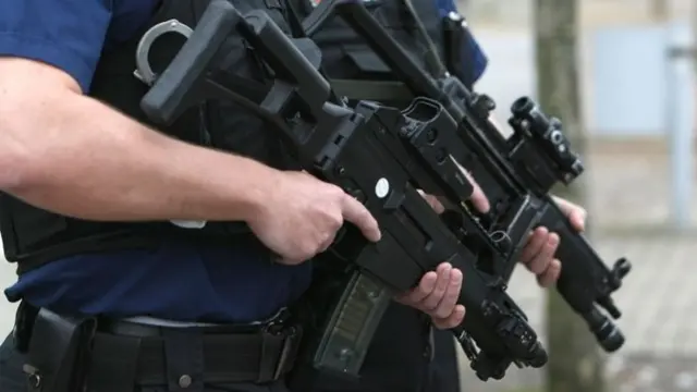 Generic photo of armed police