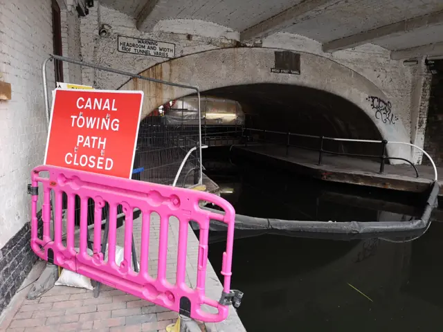 Canal towpath closed