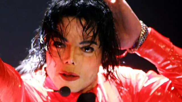 Michael Jackson, in 2002