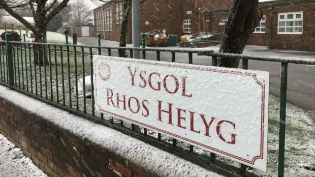 Ysgol Rhoshelyg