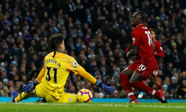 Sadio Mane hits the post