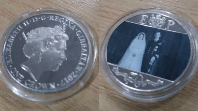 The commemorative coin