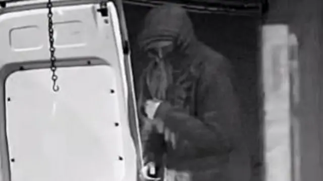 CCTV of attempted burglary in Bradford
