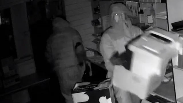 CCTV of attempted burglary in Bradford