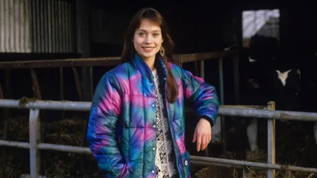 Leah Bracknell as Zoe Tate