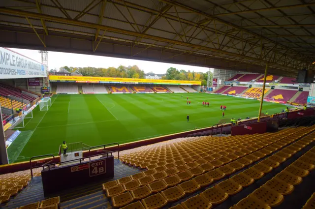 Aberdeen players inspect Fir Park