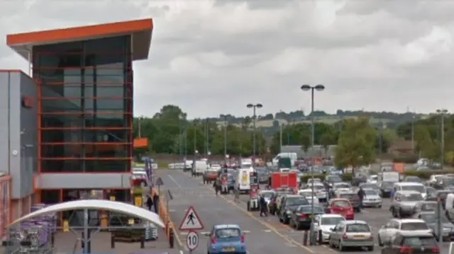 B&Q car park