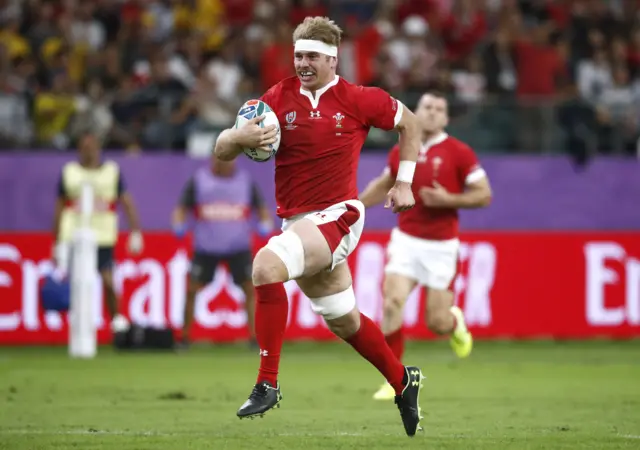 Aaron Wainwright scores a try for Wales