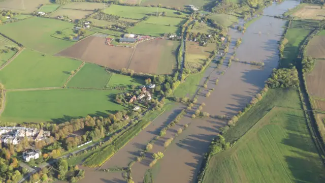 The Avon downstream of Evesham