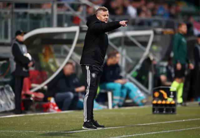 Ole Gunnar Solskjaer, Manager of Manchester United gives his team instructions during the UEFA Europa League group L match between AZ Alkmaar and Manchester United