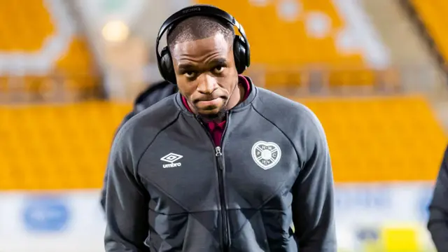 Hearts striker Uche Ikpeazu arrives at McDiarmid Park