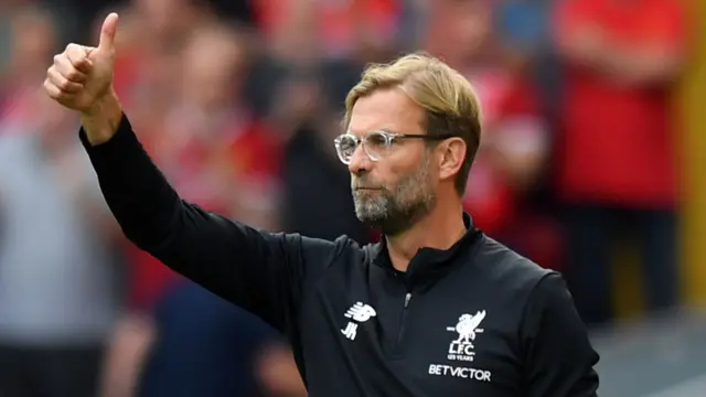 Jurgen Klopp gives a thumbs up