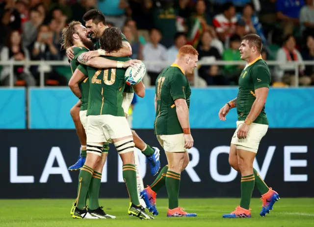 SA celebrate Snyman's try