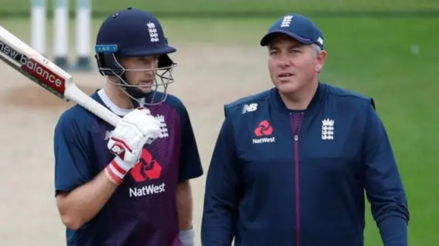 New England head coach Chris Silverwood (right) with England captain Joe Root