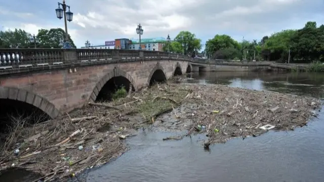 Debris around Worcester Bridge