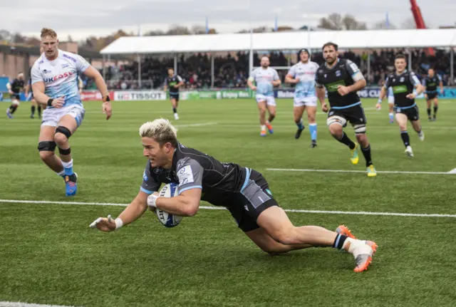 Glasgow's DTH van der Merwe scores the opening try