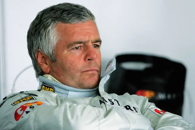 derek warwick