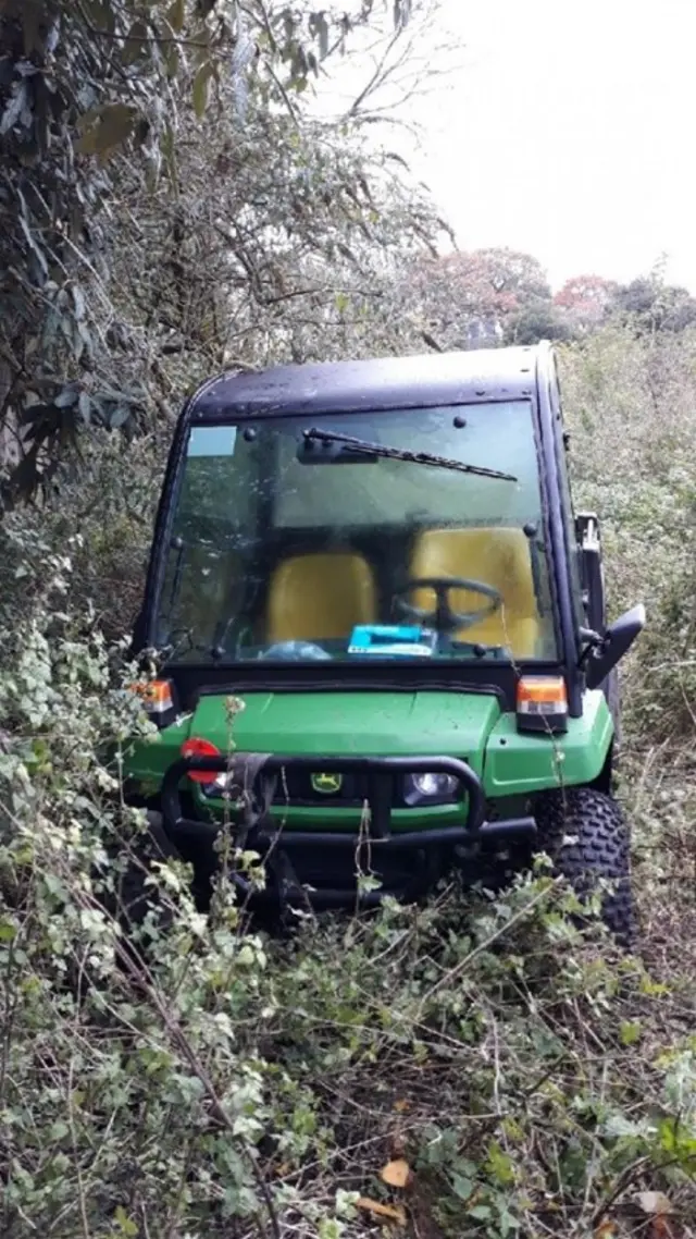 John Deere buggy