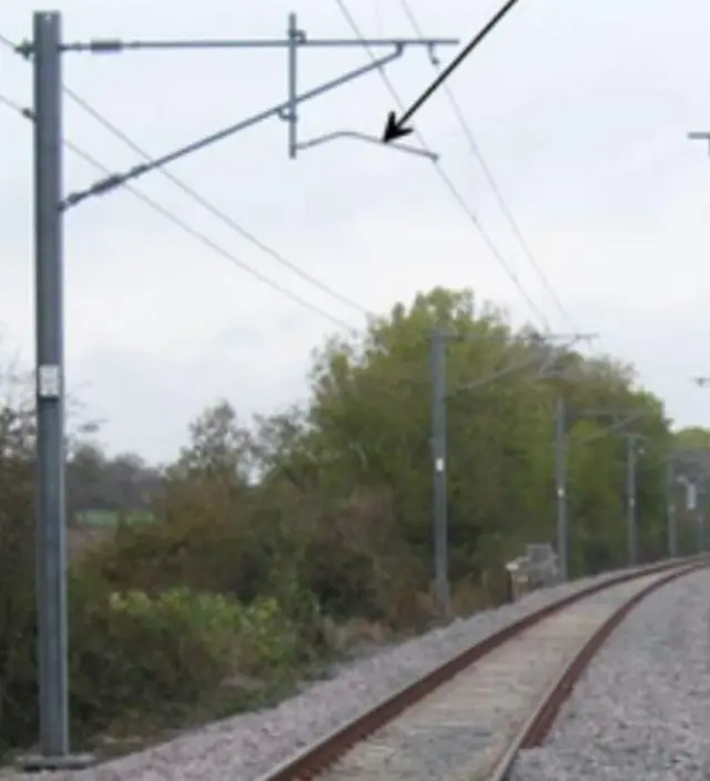 Damaged overhead wire at Penkridge