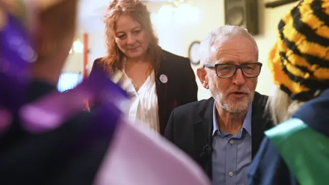 Jeremy Corbyn meets campaigners in Derbyshire