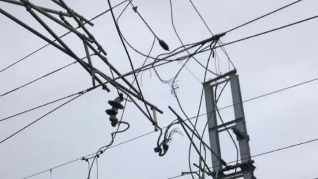 overhead cable broken near Preston