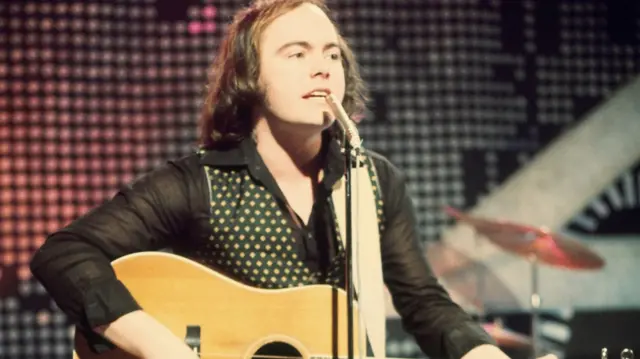 Iain Sutherland of the Sutherland Brothers and Quiver performing on TOTP