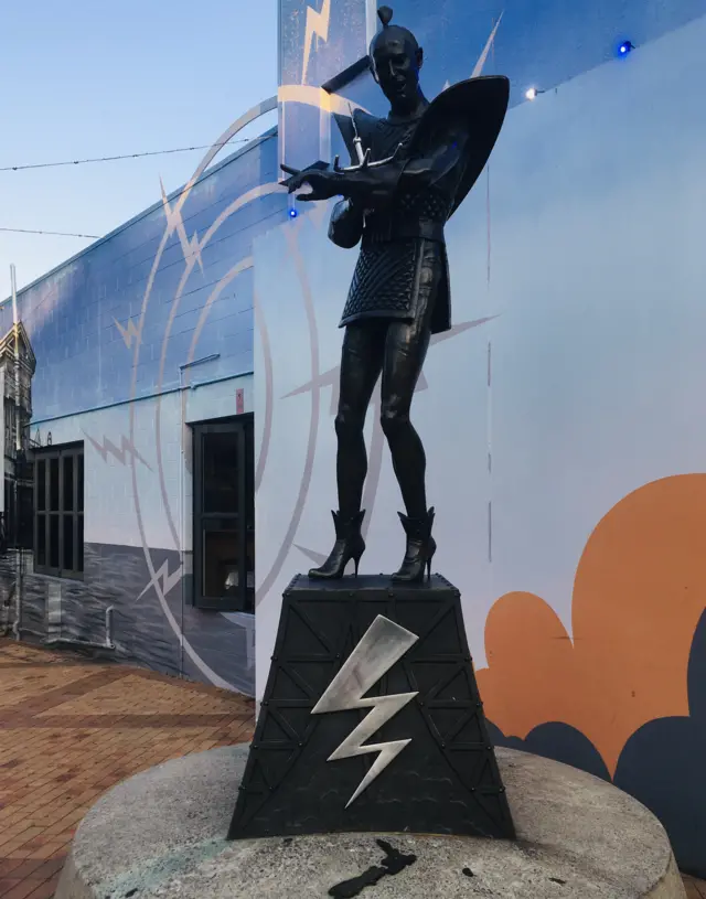 Statue