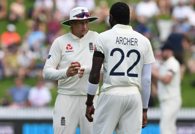 England's Joe Root and Jofra Archer