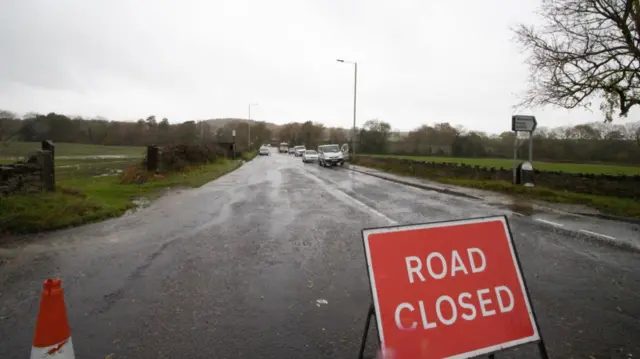 Road between Hoyland and Chapeltown