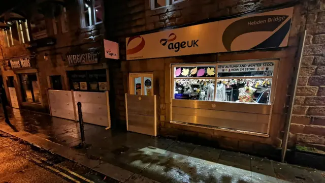 Shops in Hedben Bridge