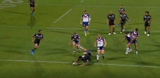 Shaun Johnson try