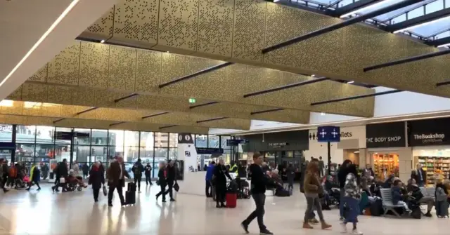 LEEDS RAIL STATION