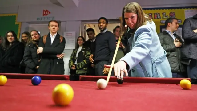 Jo Swinson lines up her cue