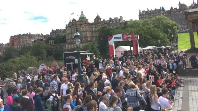 Fringe festival crowds