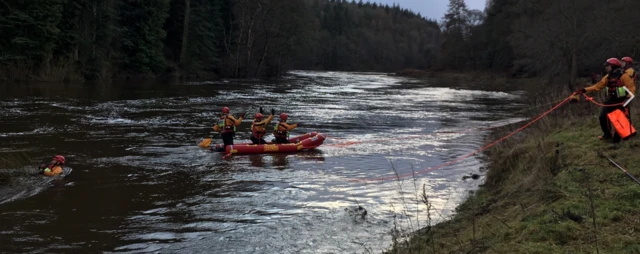 Rescuers training in River Eden