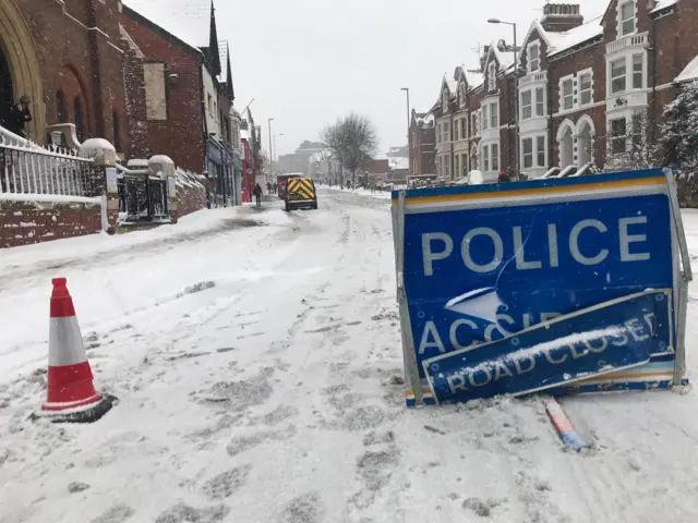 Victoria Hill, Swindon, covered in snow