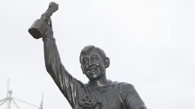 Gordon Banks statue