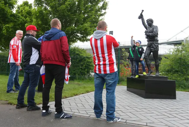 Gordon Banks statue