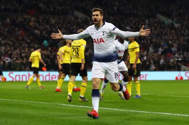 Fernando Llorente celebrates