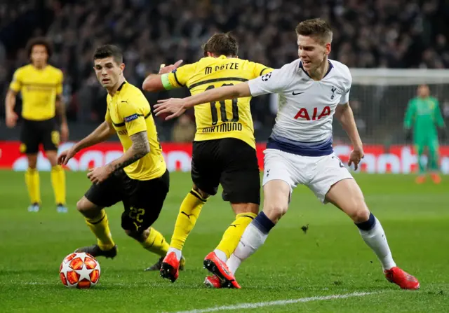 Juan Foyth is caught in possession