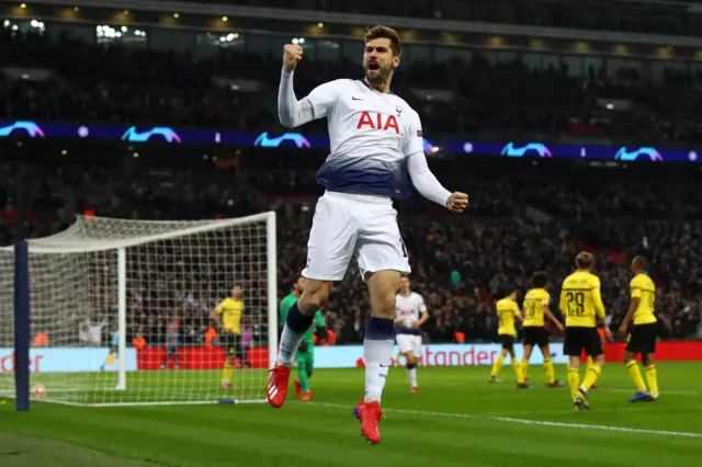 Fernando Llorente celebrates