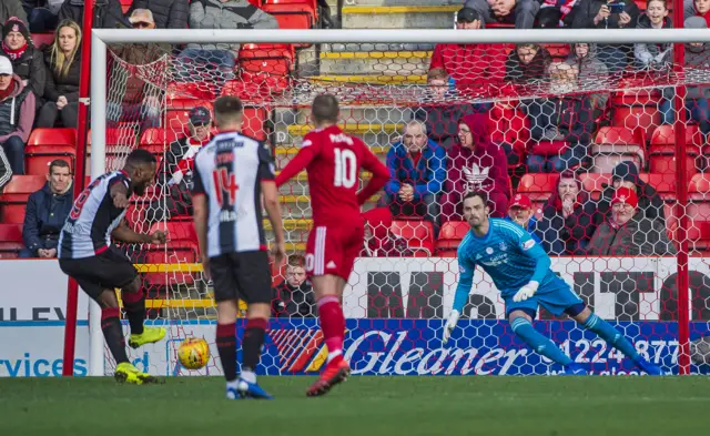 Duckens Nazon fires St Mirren ahead from the penalty spot