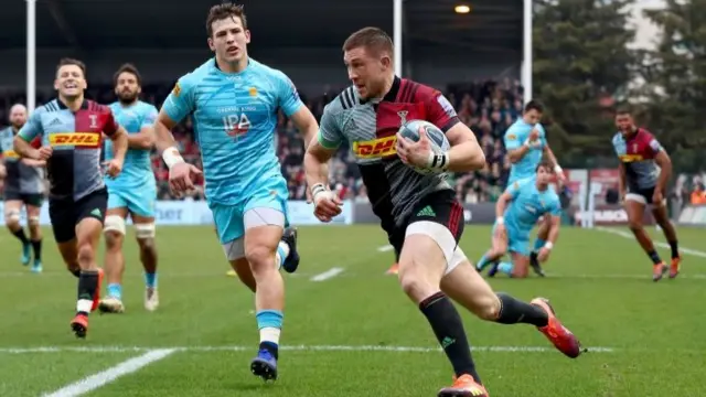 Mike Brown of Harlequins runs in Harlequins third try