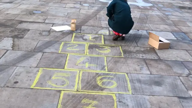 A grid being drawn