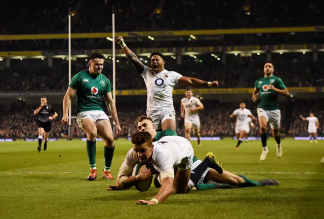 Henry Slade scores for England