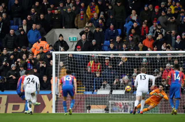 Luka Milivojevic scores