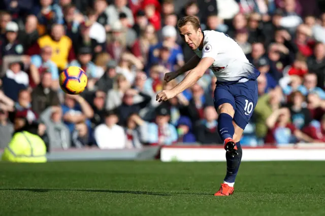 Harry Kane shoots