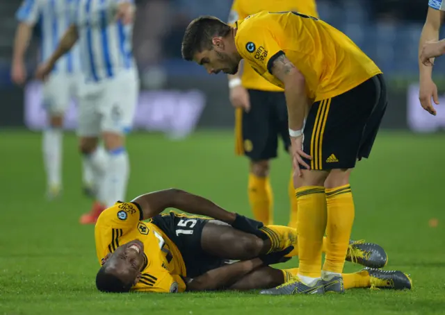 Willy Boly lies injured